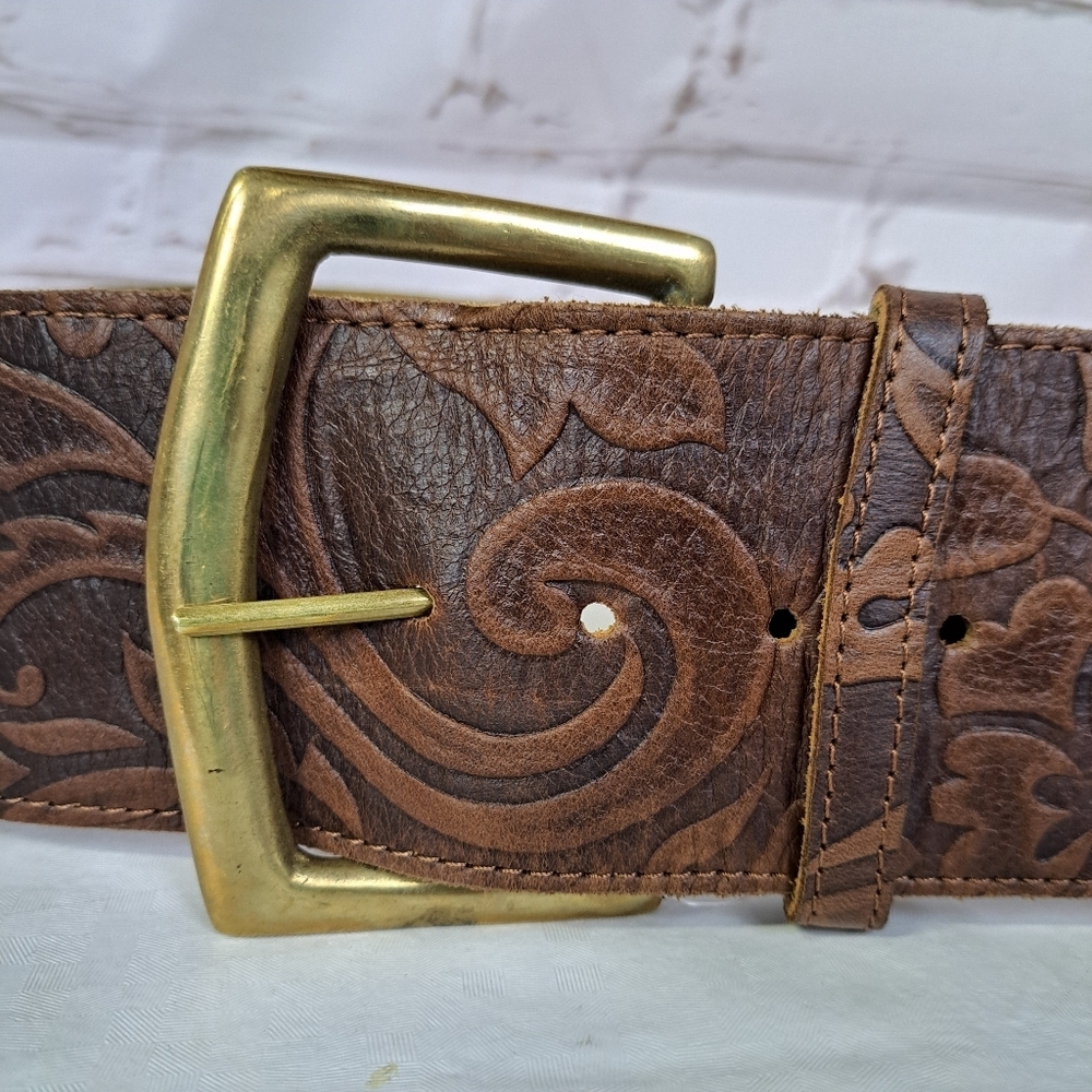 TopShop Vintage-Inspired‎ Tooled Leather Belt with Brass Buckle - Picture 2 of 9